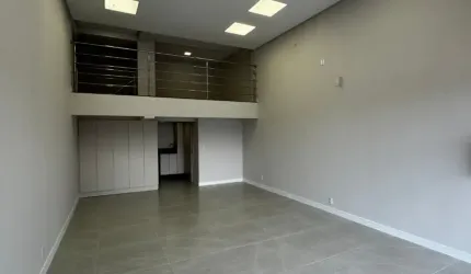 Sala comercial para locação anual em Porto Belo