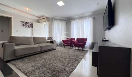 Excelente casa no Floresta com 220m² de área construída e um terreno de 600m² .