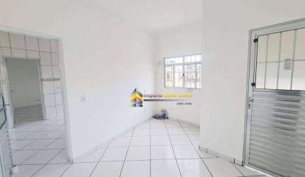Casa para aluguel - Vila Guilhermina, 01 dormitório, 45m2; Demais dependências: cozinha, banheiro e área de serviço;