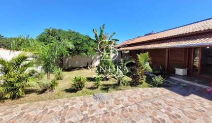 Casa à venda no bairro Ingleses do Rio Vermelho - Florianópolis/SC
