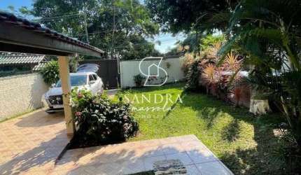 Casa à venda no bairro Ingleses do Rio Vermelho - Florianópolis/SC