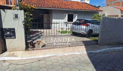 Casa à venda no bairro São João do Rio Vermelho - Florianópolis/SC