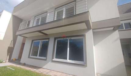 Excelente sobrado com 3 suítes no bairro Montserrat - Canoas