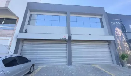 Loja com mezanino para locação em Canoas.