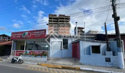 Imóvel Comercial e Residencial a 50 Metros da Praia de Armação