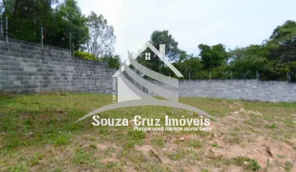 Terreno em Condomínio Cercado pela Natureza.