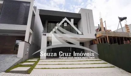 Casa Triplex em Condomínio Clube - Santa Cândida / Curitiba.