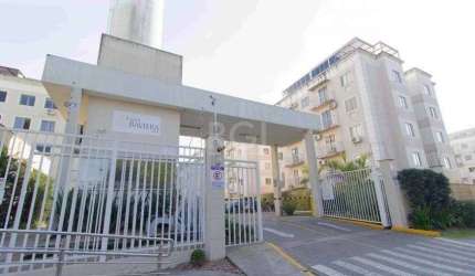 Apartamento com 3 dormitórios, com sacada, no bairro Santos Dumont em São Leopol