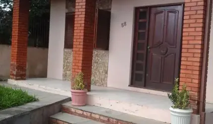 Casa 2 pisos com piscina e hidromassagem
