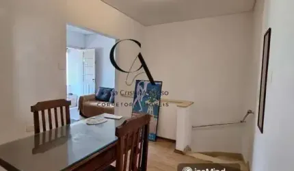 Casa sobreposta alta, 2 dormitórios, 1 suíte, 2 banheiros, Venda em Santos, Boqueirão,
