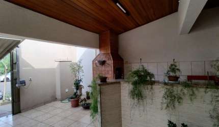 Casa de 223m² para alugar