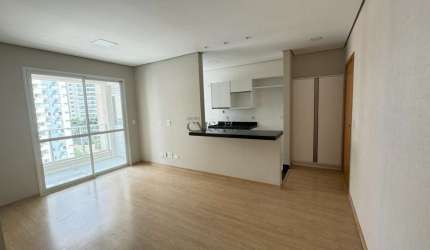 Apartamento com 2 quartos e 64m² para alugar
