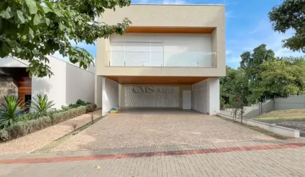 Casa em Condomínio com 4 suítes à Venda - 317 m²