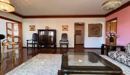Apartamento no Centro 2 suítes - 2vagas - 266m²