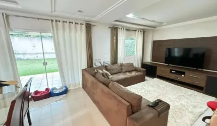 Casa em Condomínio com 4 quartos à Venda - 305 m²
