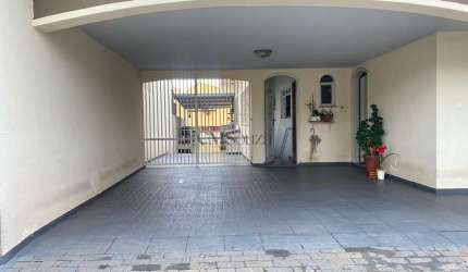 Casa à venda - 5 quartos - 1 suite - 220m²