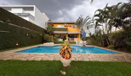 Casa 04 Dorm. 3 Suítes - 272,67m² - Locação