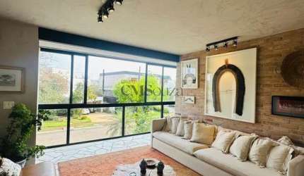 Casa com 3 quartos, 315m²
