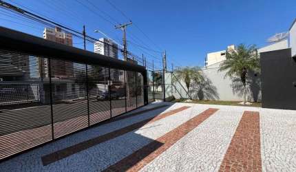 Casa com 3 quartos à Venda - 562m² - 6 vagas