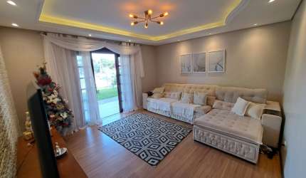 Linda Casa 193 m² em Agudos do Sul - Apenas 800 metros do Centro