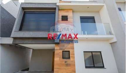 Belíssimo Triplex com 3 quartos (sendo 1 suíte), 150m² - Bairro Uberaba