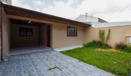 Casa aconchegante térrea, Quintal frente e fundos - 3 vagas - Vitória Régia - CIC