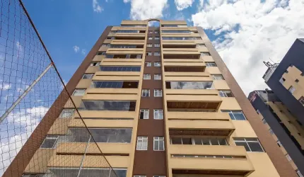 Apartamento 3 quartos no bacacheri mais dependência