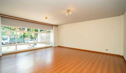 Casa com 5 quartos no bairro Mercês.