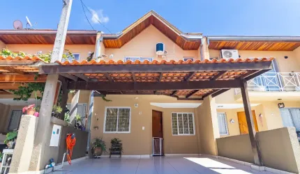 LINDO SOBRADO EM COND. FECHADO - 3 QUARTOS C/SUITE - UBERABA