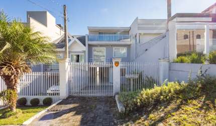 Sobrado Triplex semimobiliado, com 226 m², 3 quartos, 1 suíte, 2 vagas - Tingui - Curitiba/PR