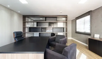 Sala comercial à venda com 1 vaga no Bairro Água Verde - Curitiba