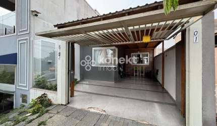 Casa em Bairro Coqueiral  -  Cascavel