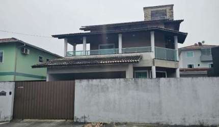 Iririu - Sobrado Excelente padrão com 1 suite master + 2 dorm. 2 vagas