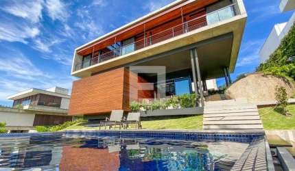 MARAVILHOSA CASA EM CONDOMÍNIO FECHADO COM VISTA PARA O MAR - CACUPÉ