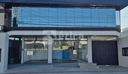Sala ampla em andar superior  para Locação Comercial Localização privilegiada na Vila Operária