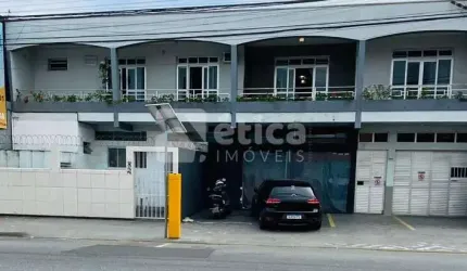 PRÉDIO DE USO MISTO A POUCOS PASSOS DA HAVAN DO SÃO JOÃO.