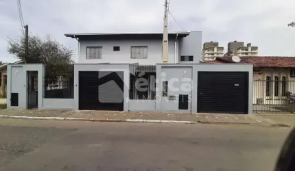 A Venda em Itajaí Casa Térrea e Apartamento no Piso Superior, Bairro São João