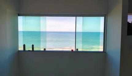 Excelente sala comercial frente ao mar