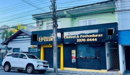 CASA COMERCIAL EM AVENIDA PRINCIPAL NO CENTRO DE JARAGUÁ DO SUL