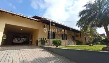 CASA COM PISCINA NO BAIRRO SÃO LUIS