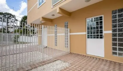 (Permuta ou financiamento) Sobrado com lojas, 03 quartos no Bacacheri/Tingui em Curitiba PR
