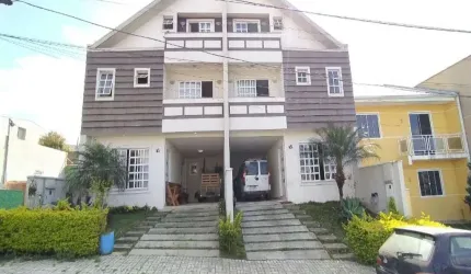 PERMUTA, Sobrado 05 quartos sendo 02 suítes, em Curitiba PR