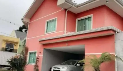 Casa em condomínio 04 quartos c/suíte no Pinheirinho em Curitiba PR