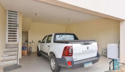 Casa a venda, 04 quartos c/suíte, 06 vagas, no São Lourenço em Curitiba PR