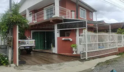 Sobrado mobiliado, 05 quartos sendo 03 suítes, Bom Retiro em Matinhos PR