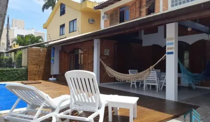 Casa a venda 04 quartos, 200 metros do Mar em Canasvieiras Florianópolis SC