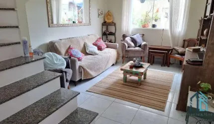 Sobrado 04 c/suíte, ótimo espaço nos fundos e frente, no Santa Cândida/Boa Vista em Curitiba PR