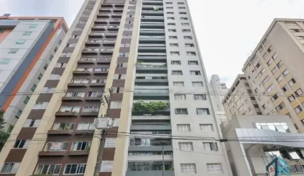 Apartamento Mobiliado, 03 quartos c/suíte, 02 vagas, 30 metros do shopping no Batel/Água Verde em Curitiba PR