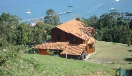 Terreno 23.000 M², próximo a duas marinas e a 50 metros da praia, em Jurere - Florianópolis SC