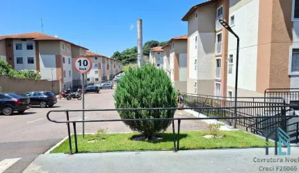 Apartamento ensolarado, 02 quartos, vaga livre, no Santa Cândida em Curitiba PR